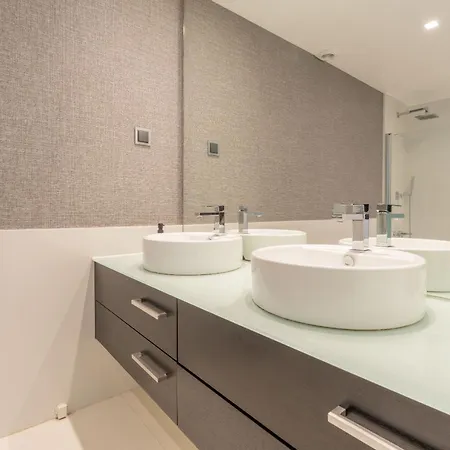 דירה Flh Elegant With Pool & Balcony פונשל