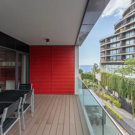 Flh Elegant With Pool & Balcony 아파트