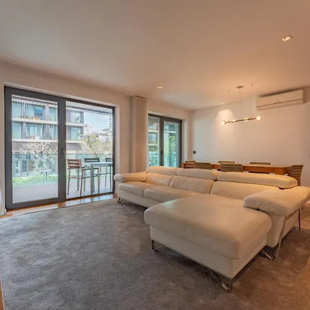 Flh Elegant With Pool & Balcony