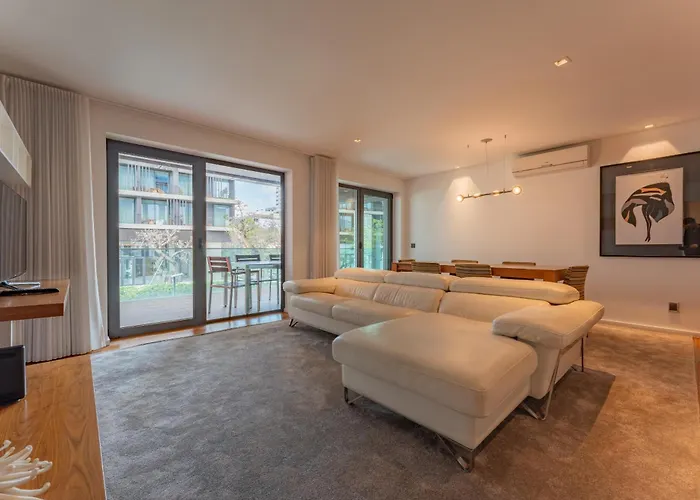 Flh Elegant With Pool & Balcony